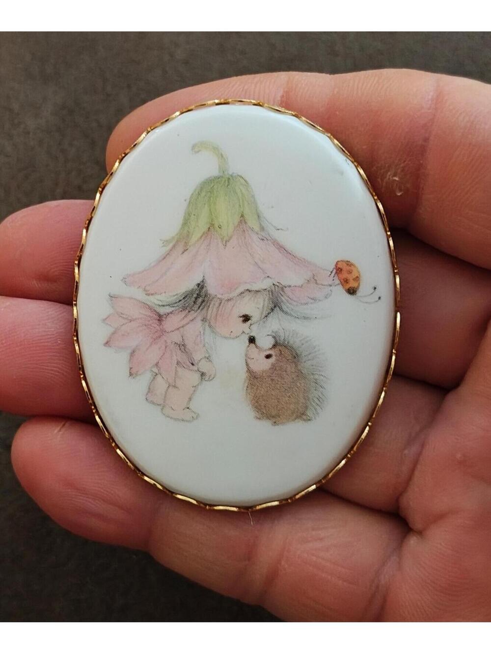 Super Cute 1970s Rare Hallmark Pixie Girl Cameo Gold Tone Brooch